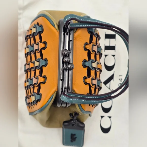 š„RAREš„Coach 1941 Double Kisslock Frame 23 W/ Links Goldenrod Multi - Picture 7 of 16